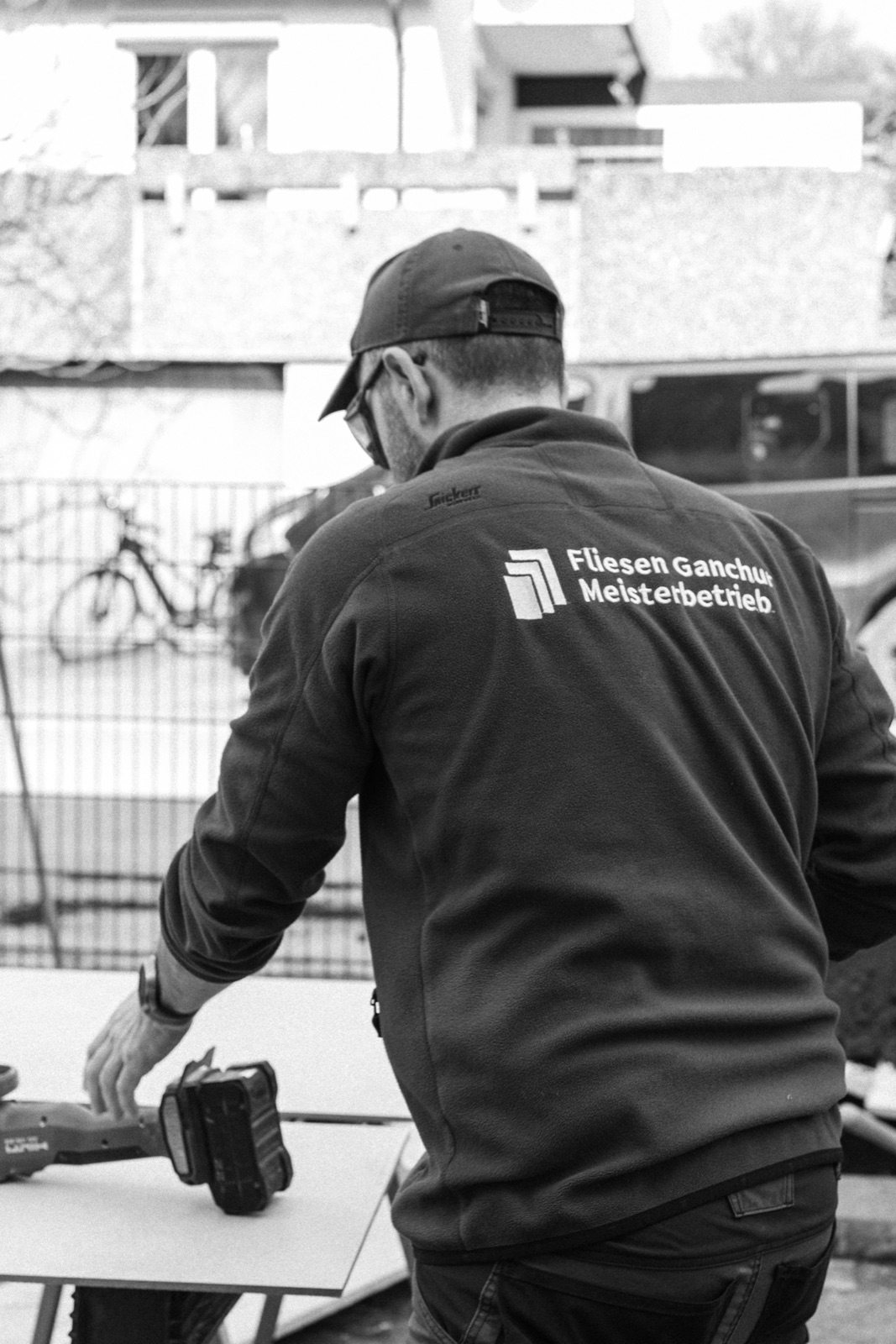 Fliesen Ganchur Meisterbetrieb bei der Arbeit